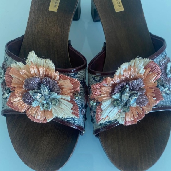 LOUIS VUITTON Gray Monogram Canvas w Rhinestone & Raffia Clog Mules, Size 39.5 - Picture 4 of 10
